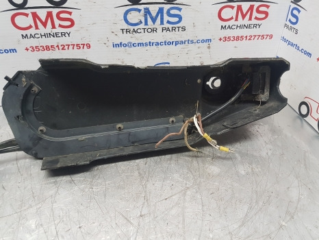 Ford 8240, 8340 Cab Interior Panel Rhs F1nn14a099bc, F0nn3r876be - Cabină și interior: Foto 5 Ford 8240, 8340 Cab Interior Panel Rhs F1nn14a099bc, F0nn3r876be - Cabină și interior: Foto 5