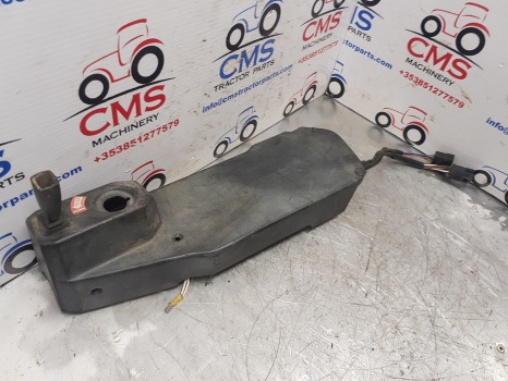 Ford 8240, 8340 Cab Interior Panel Rhs F1nn14a099bc, F0nn3r876be - Cabină și interior: Foto 2 Ford 8240, 8340 Cab Interior Panel Rhs F1nn14a099bc, F0nn3r876be - Cabină și interior: Foto 2