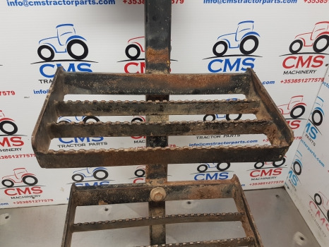 Ford New Holland 40, Ts Series, Ts110, 8340 Foot Step Lhs 82007896, 82007892 - Scară pentru Utilaje agricole: Foto 4 Ford New Holland 40, Ts Series, Ts110, 8340 Foot Step Lhs 82007896, 82007892 - Scară pentru Utilaje agricole: Foto 4