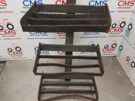 Ford New Holland 40, Ts Series, Ts110, 8340 Foot Step Lhs 82007896, 82007892 - Scară pentru Utilaje agricole: Foto 3 Ford New Holland 40, Ts Series, Ts110, 8340 Foot Step Lhs 82007896, 82007892 - Scară pentru Utilaje agricole: Foto 3