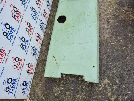 Hurlimann H6115, Same, Lamborghini, Cab Bonnet Hood Assy 0.010.0923.3 - Caroserie și exterior: Foto 3 Hurlimann H6115, Same, Lamborghini, Cab Bonnet Hood Assy 0.010.0923.3 - Caroserie și exterior: Foto 3