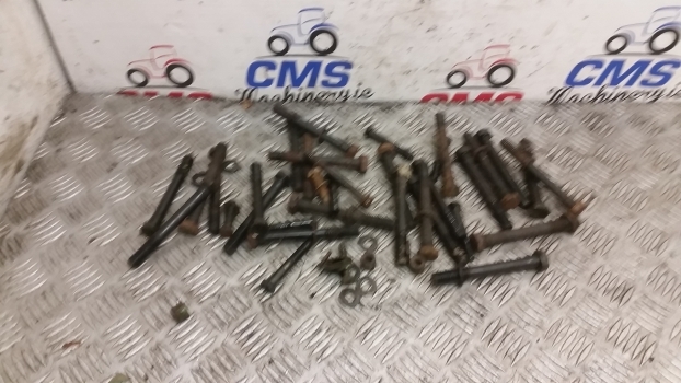 John Deere 30, 40, 50 Series 3040 Set Of Bolts For Engine Head And Cover - Chiulasă pentru Tractor agricol: Foto 1 John Deere 30, 40, 50 Series 3040 Set Of Bolts For Engine Head And Cover - Chiulasă pentru Tractor agricol: Foto 1