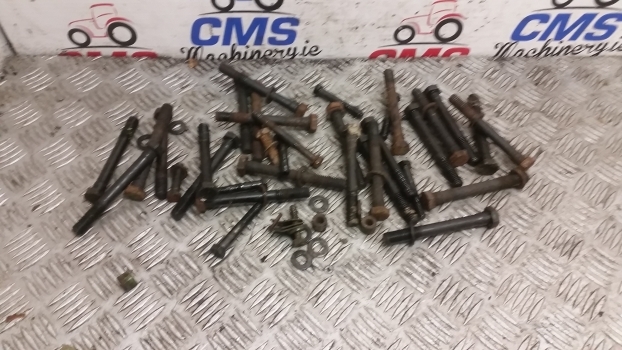 John Deere 30, 40, 50 Series 3040 Set Of Bolts For Engine Head And Cover - Chiulasă pentru Tractor agricol: Foto 2 John Deere 30, 40, 50 Series 3040 Set Of Bolts For Engine Head And Cover - Chiulasă pentru Tractor agricol: Foto 2