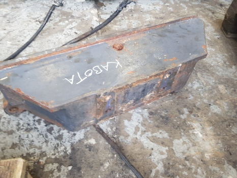 Kubota M5092 Front Weight Carrier - Contragreutate: Foto 4 Kubota M5092 Front Weight Carrier - Contragreutate: Foto 4