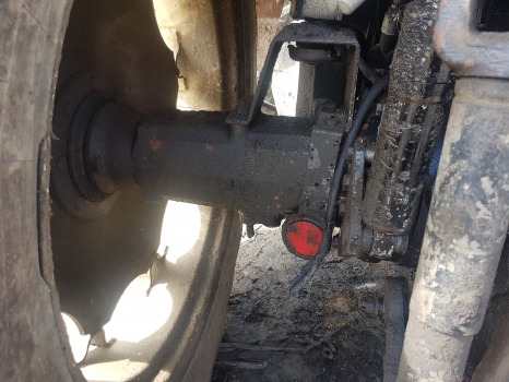 Lamborghini 1106 Engine, Front, Rear Axle, Transmission, Hydraulic And Lift Nut - Motor: Foto 4 Lamborghini 1106 Engine, Front, Rear Axle, Transmission, Hydraulic And Lift Nut - Motor: Foto 4
