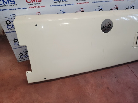 Lamborgini Formula 115, 135 Same Antares 115, 135 Bonnet Hood 0.010.0923.3 - Caroserie și exterior: Foto 2 Lamborgini Formula 115, 135 Same Antares 115, 135 Bonnet Hood 0.010.0923.3 - Caroserie și exterior: Foto 2