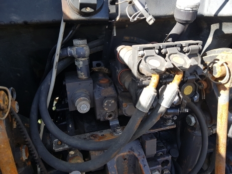 Landini Mythos Series Mythos 115, Mythos Spool Valve Valves Assembly - Supapa hidraulica: Foto 2 Landini Mythos Series Mythos 115, Mythos Spool Valve Valves Assembly - Supapa hidraulica: Foto 2