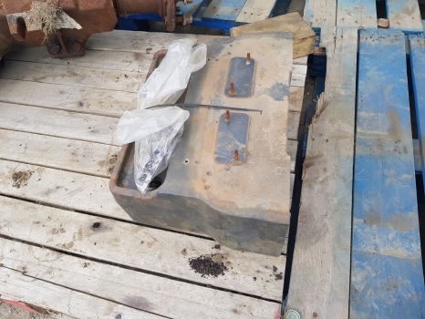 Landini Vision Series 105 Front Weight Carrier 3652509m1, 3652509m2, 3652509r2 - Contragreutate pentru Tractor agricol: Foto 3 Landini Vision Series 105 Front Weight Carrier 3652509m1, 3652509m2, 3652509r2 - Contragreutate pentru Tractor agricol: Foto 3