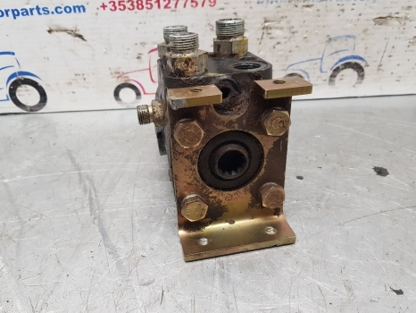 Manitou Mlt634-120lsu Steering Motor Orbital Unit 150-3134, Ospc200ls, 167d3713 - Servodirecţie pentru Stivuitor telescopic: Foto 2 Manitou Mlt634-120lsu Steering Motor Orbital Unit 150-3134, Ospc200ls, 167d3713 - Servodirecţie pentru Stivuitor telescopic: Foto 2