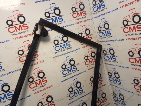 Massey Ferguson 50hx, 60hx Cab Door Frame Rhs 50hxdoor - Uşă și piese pentru Buldoexcavator: Foto 4 Massey Ferguson 50hx, 60hx Cab Door Frame Rhs 50hxdoor - Uşă și piese pentru Buldoexcavator: Foto 4