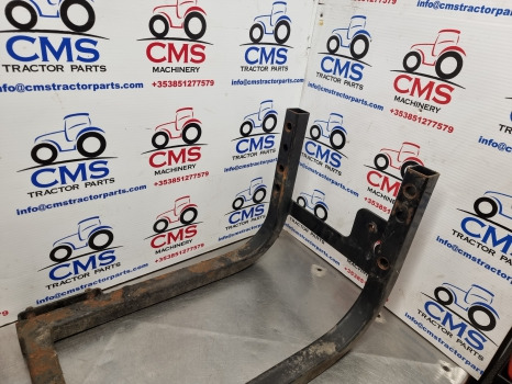 Massey Ferguson 5713s, 5613, 5611, 5712 Fuel Tank Support Bracket Lhs 4356814m91 - Rezervor combustibil: Foto 3 Massey Ferguson 5713s, 5613, 5611, 5712 Fuel Tank Support Bracket Lhs 4356814m91 - Rezervor combustibil: Foto 3