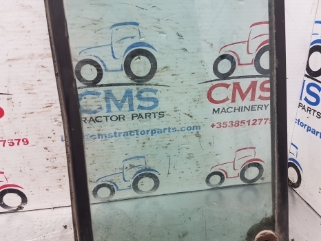 Massey Ferguson 600 Series 690 Cab Knee Glass With Lhs Seal Tg1250, 3301881m1 - Fereastră și piese pentru Tractor agricol: Foto 4 Massey Ferguson 600 Series 690 Cab Knee Glass With Lhs Seal Tg1250, 3301881m1 - Fereastră și piese pentru Tractor agricol: Foto 4