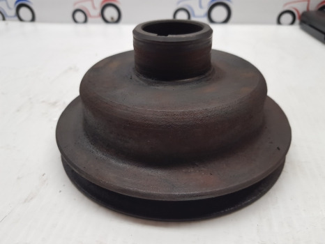 Massey Ferguson 65 Mk1 Engine Crankshaft Pulley  0670319, 31143721, 1641063m1 - Motor şi piese: Foto 5 Massey Ferguson 65 Mk1 Engine Crankshaft Pulley  0670319, 31143721, 1641063m1 - Motor şi piese: Foto 5