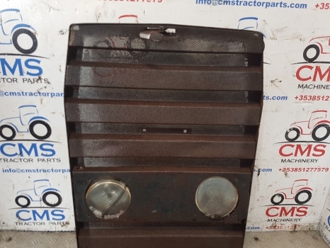 Massey Ferguson 690, 698, 699, 265, 275 Front Grille 682342m91, 1682950m91 - Grilă pentru Tractor agricol: Foto 4 Massey Ferguson 690, 698, 699, 265, 275 Front Grille 682342m91, 1682950m91 - Grilă pentru Tractor agricol: Foto 4