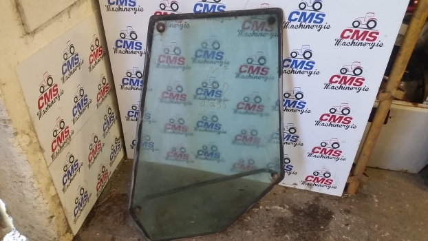 Massey Ferguson 699, Landini Cab Door Glass Rhs Lhs 3301841m3 , 3301845m3. - Uşă și piese pentru Tractor agricol: Foto 1 Massey Ferguson 699, Landini Cab Door Glass Rhs Lhs 3301841m3 , 3301845m3. - Uşă și piese pentru Tractor agricol: Foto 1