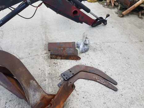 Mccormick Mc 130 Power4 Tier 3, 120, 110, Front Loader Complete - Încarcator frontal pentru tractor: Foto 4 Mccormick Mc 130 Power4 Tier 3, 120, 110, Front Loader Complete - Încarcator frontal pentru tractor: Foto 4