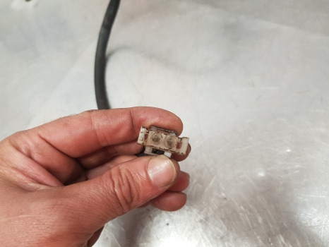 New Holand Tl100, Td5, Td4, Tl, L, Solenoid Valve 5164627 - Senzor: Foto 2 New Holand Tl100, Td5, Td4, Tl, L, Solenoid Valve 5164627 - Senzor: Foto 2