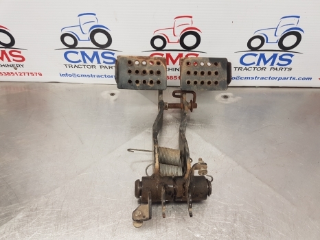 New Holland T5.95, T5, Case Farmall, Maxxum Brake Pedal Assy 84467902, 84467901 - Pedala pentru Utilaje agricole: Foto 1 New Holland T5.95, T5, Case Farmall, Maxxum Brake Pedal Assy 84467902, 84467901 - Pedala pentru Utilaje agricole: Foto 1