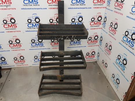 New Holland Tm, 60, Mxm, Fiat M Series Foot Step Assy Rhs 82019808, 82007892 - Scară: Foto 1 New Holland Tm, 60, Mxm, Fiat M Series Foot Step Assy Rhs 82019808, 82007892 - Scară: Foto 1