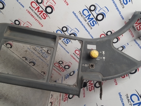 New Holland Tm Series Tm140 Cab Panel Rhs, Pto Switch 82025194, 82009009 - Cabină și interior pentru Tractor agricol: Foto 4 New Holland Tm Series Tm140 Cab Panel Rhs, Pto Switch 82025194, 82009009 - Cabină și interior pentru Tractor agricol: Foto 4