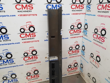 New Holland Tm Series Tm150, Tm130, Tm140, Tm155 Cab Interior Panel Rhs 82017218 - Cabină și interior: Foto 4 New Holland Tm Series Tm150, Tm130, Tm140, Tm155 Cab Interior Panel Rhs 82017218 - Cabină și interior: Foto 4