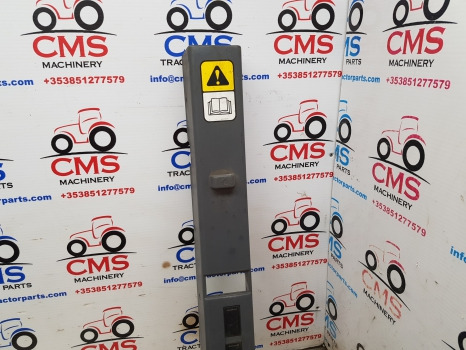 New Holland Tm Series Tm150, Tm130, Tm140, Tm155 Cab Interior Panel Rhs 82017218 - Cabină și interior: Foto 2 New Holland Tm Series Tm150, Tm130, Tm140, Tm155 Cab Interior Panel Rhs 82017218 - Cabină și interior: Foto 2