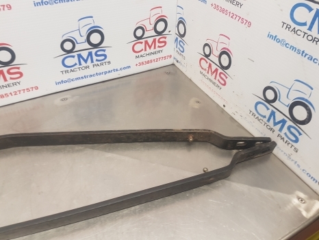 New Holland Tm120, 140, 150, 155 Bonnet Brackets 82011113, 82011114 - Capotă pentru Stivuitor telescopic: Foto 4 New Holland Tm120, 140, 150, 155 Bonnet Brackets 82011113, 82011114 - Capotă pentru Stivuitor telescopic: Foto 4