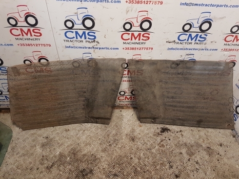 Zetor 8111, 8145, 9111, 9145, 10111 Side Grille Panel 83305020, 83305010 - Grilă pentru Tractor agricol: Foto 1 Zetor 8111, 8145, 9111, 9145, 10111 Side Grille Panel 83305020, 83305010 - Grilă pentru Tractor agricol: Foto 1