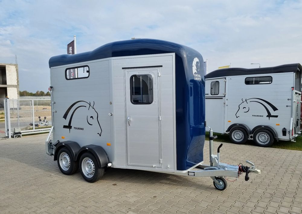 CHEVAL LIBERTÉ Touring Country + siodlarnia | przyczepa dla dwóch koni z rampą z przodu | 2000 kg DMC - Remorcă transport cai: Foto 3 CHEVAL LIBERTÉ Touring Country + siodlarnia | przyczepa dla dwóch koni z rampą z przodu | 2000 kg DMC - Remorcă transport cai: Foto 3