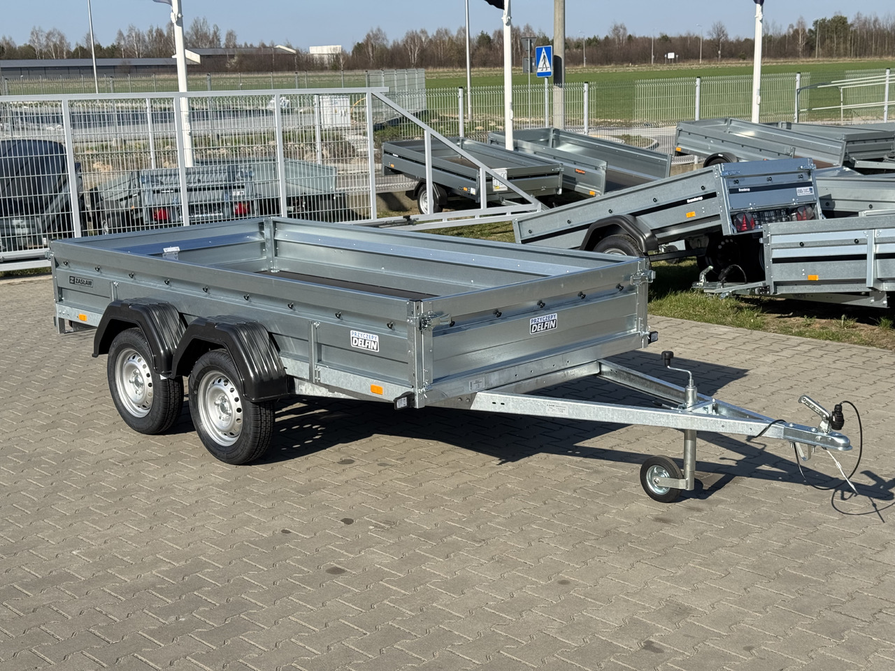 ZASŁAW 300T - przyczepa skrzyniowa 2 osie / 750kg - Remorca auto: Foto 1 ZASŁAW 300T - przyczepa skrzyniowa 2 osie / 750kg - Remorca auto: Foto 1