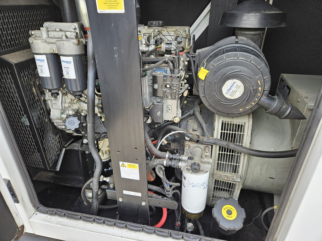 HGI 100KVA PERKINS GENERATOR DIESEL SILENT RENTAL SPECIFICATION HGI 100KVA PERKINS GENERATOR DIESEL SILENT RENTAL SPECIFICATION - Generator electric: Foto 4 HGI 100KVA PERKINS GENERATOR DIESEL SILENT RENTAL SPECIFICATION HGI 100KVA PERKINS GENERATOR DIESEL SILENT RENTAL SPECIFICATION - Generator electric: Foto 4