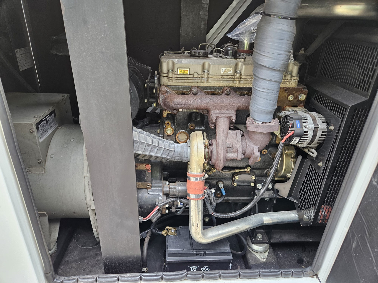 HGI 100KVA PERKINS GENERATOR DIESEL SILENT RENTAL SPECIFICATION HGI 100KVA PERKINS GENERATOR DIESEL SILENT RENTAL SPECIFICATION - Generator electric: Foto 3 HGI 100KVA PERKINS GENERATOR DIESEL SILENT RENTAL SPECIFICATION HGI 100KVA PERKINS GENERATOR DIESEL SILENT RENTAL SPECIFICATION - Generator electric: Foto 3