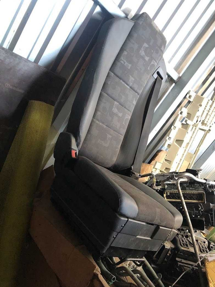Foteli siedzenia komplet Mercedes Actros nowe - Scaun pentru Camion: Foto 4 Foteli siedzenia komplet Mercedes Actros nowe - Scaun pentru Camion: Foto 4
