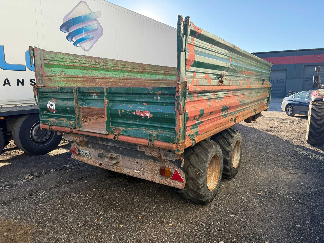 Przyczepa tandem wywrotka 3-stronna ,resory , Reisch , DMC 8 t.,1999 r - Remorcă agricolă: Foto 4 Przyczepa tandem wywrotka 3-stronna ,resory , Reisch , DMC 8 t.,1999 r - Remorcă agricolă: Foto 4
