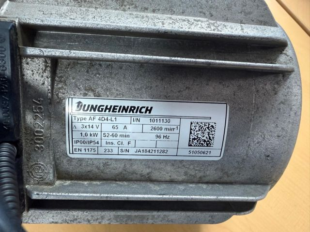 Jungheinrich 51050621 | Drive motor AF 4D4-L1 I/N 1011130 3 x14V 1,0 KW sn. JA18 - Sistem electric pentru Stivuitor: Foto 5 Jungheinrich 51050621 | Drive motor AF 4D4-L1 I/N 1011130 3 x14V 1,0 KW sn. JA18 - Sistem electric pentru Stivuitor: Foto 5