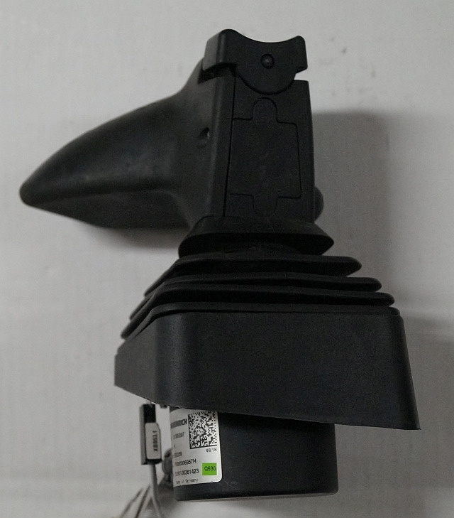 Jungheinrich 51585597 | Joystick Multipilot SN P5300006957H S180100361423 Q630 - Sistem electric pentru Stivuitor: Foto 4 Jungheinrich 51585597 | Joystick Multipilot SN P5300006957H S180100361423 Q630 - Sistem electric pentru Stivuitor: Foto 4