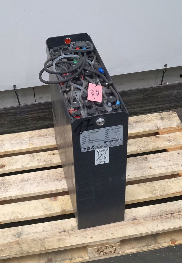 Jungheinrich unknown | Battery 24 2PZS250 year 2022 weight 212 kg sn. 203453 out - Acumulator pentru Stivuitor: Foto 1 Jungheinrich unknown | Battery 24 2PZS250 year 2022 weight 212 kg sn. 203453 out - Acumulator pentru Stivuitor: Foto 1