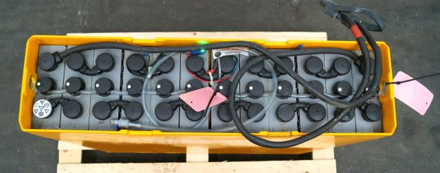 Jungheinrich unknown | Battery 24V465Ah 24 3PZS465 year 21/2020 370 kg dimension Battery 24V465Ah 24 3PZS465 year 21/2020 370 kg dimensions 78,5x21x79cm sn. 7540926001 - Acumulator pentru Stivuitor: Foto 2 Jungheinrich unknown | Battery 24V465Ah 24 3PZS465 year 21/2020 370 kg dimension Battery 24V465Ah 24 3PZS465 year 21/2020 370 kg dimensions 78,5x21x79cm sn. 7540926001 - Acumulator pentru Stivuitor: Foto 2