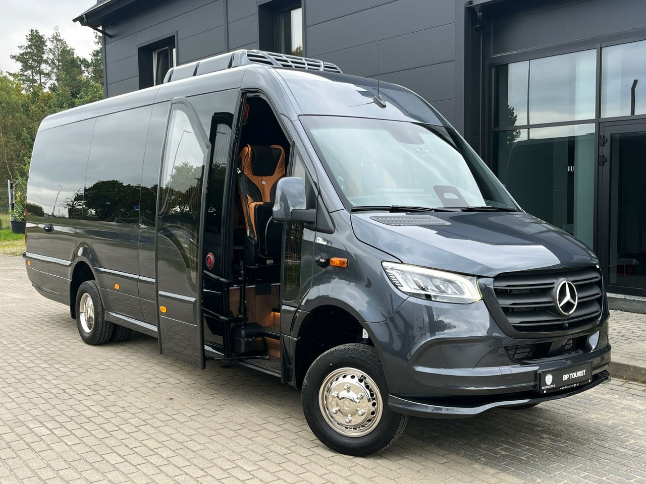 Mercedes-Benz Sprinter 519 AWD 4x4 TOURIST  / 21 to 24 Seats - Microbuz, Transport persoane: Foto 3 Mercedes-Benz Sprinter 519 AWD 4x4 TOURIST  / 21 to 24 Seats - Microbuz, Transport persoane: Foto 3