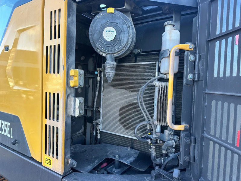 Excavator pe şenile nou Volvo ECR 235 EL: Foto 16