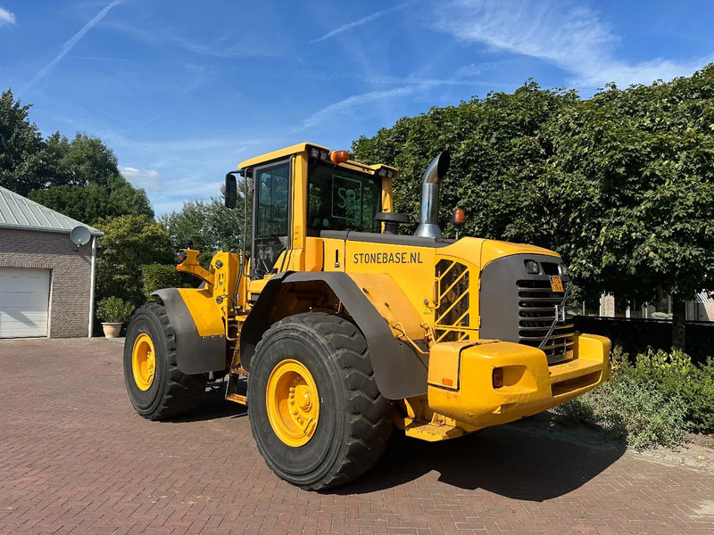 Volvo L120 F - Încărcător frontal pe pneuri: Foto 2 Volvo L120 F - Încărcător frontal pe pneuri: Foto 2