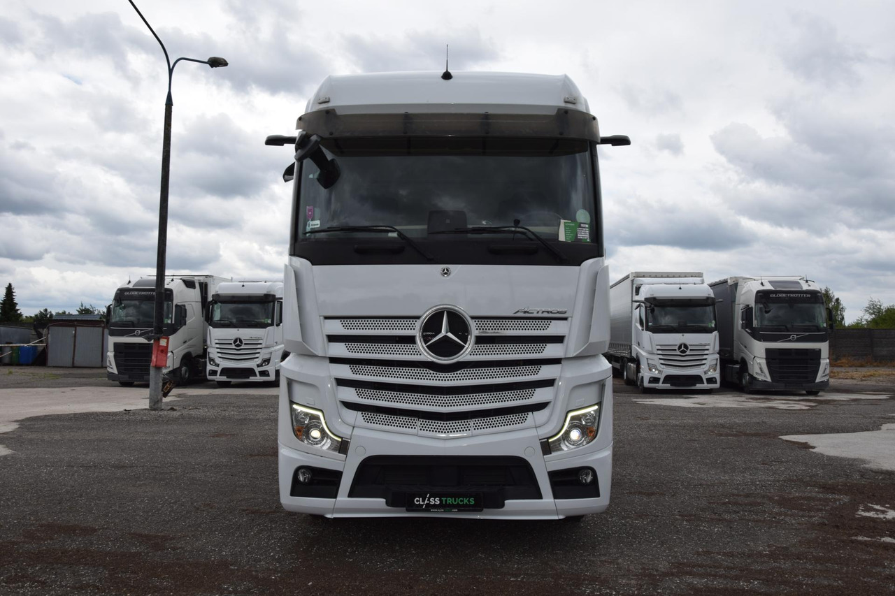 Mercedes-Benz Actros 5 1845 BigSpace Max tanks - Cap tractor: Foto 2 Mercedes-Benz Actros 5 1845 BigSpace Max tanks - Cap tractor: Foto 2