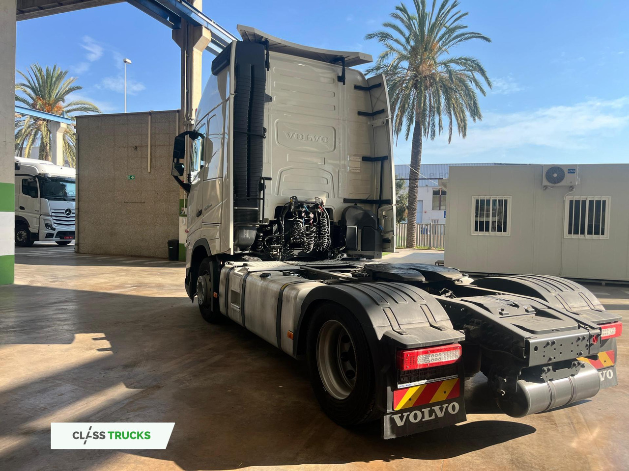 Volvo FH 460 Globetrotter XL Varios, i-Save I-ParkCool - Cap tractor: Foto 4 Volvo FH 460 Globetrotter XL Varios, i-Save I-ParkCool - Cap tractor: Foto 4