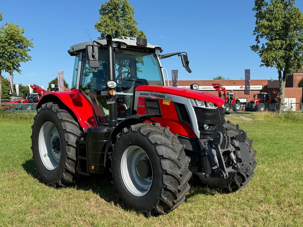 Massey Ferguson MF 6S.165 DYNA-VT - Tractor agricol: Foto 2 Massey Ferguson MF 6S.165 DYNA-VT - Tractor agricol: Foto 2