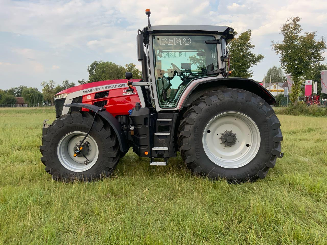 Massey Ferguson MF 8S.265 DYNA-VT - Tractor agricol: Foto 5 Massey Ferguson MF 8S.265 DYNA-VT - Tractor agricol: Foto 5