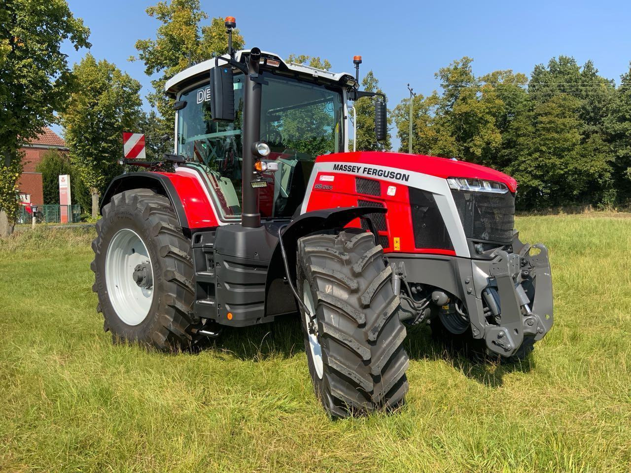 Massey Ferguson MF 8S.265 DYNA-VT - Tractor agricol: Foto 2 Massey Ferguson MF 8S.265 DYNA-VT - Tractor agricol: Foto 2