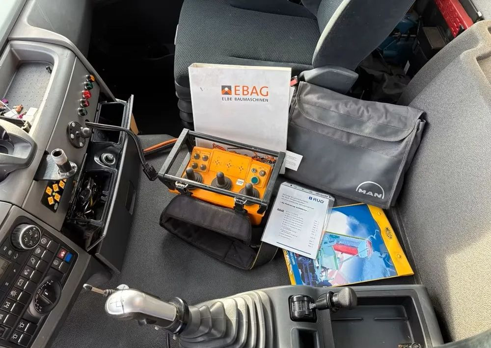 Camion basculantă MAN TGS 18.320/ 4x4 / Euro4 /Wywrotka trójstronna Meiller +Kran Atlas TLC 82.2 +sterowanie radiowe – Przystosowany do pracy zimą — odśnieżanie, posypywanie, pług: Foto 17