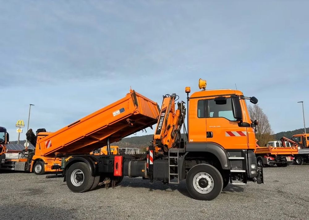 Camion basculantă MAN TGS 18.320/ 4x4 / Euro4 /Wywrotka trójstronna Meiller +Kran Atlas TLC 82.2 +sterowanie radiowe – Przystosowany do pracy zimą — odśnieżanie, posypywanie, pług: Foto 13