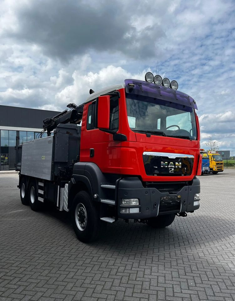 MAN TGS 26.360 /6x6 /Euro 5 /WYWROTKA TRÓJSTRONNA + ŻURAW - Camion basculantă: Foto 3 MAN TGS 26.360 /6x6 /Euro 5 /WYWROTKA TRÓJSTRONNA + ŻURAW - Camion basculantă: Foto 3