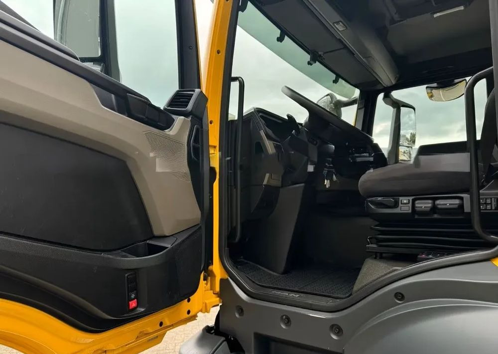MAN TGS 26.430 6x2-4 – platforma z żurawiem FASSI F235- Euro 6 - Camion cu macara, Camion platformă: Foto 5 MAN TGS 26.430 6x2-4 – platforma z żurawiem FASSI F235- Euro 6 - Camion cu macara, Camion platformă: Foto 5